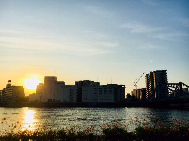 朝日と隅田川